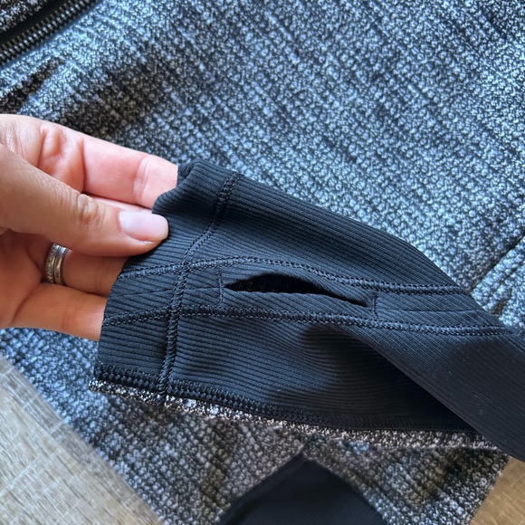Lululemon BHAKTI Yoga JACKET women 6 Luxstreme double Zip Wrap thumbholes EUC - Picture 7 of 15